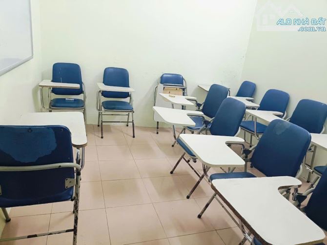 Vừa bán vừa tặng căn nhà 2.5 tầng đủ công năng với 3p ngủ tại ngõ 94 Thượng Thanh, LB - 3