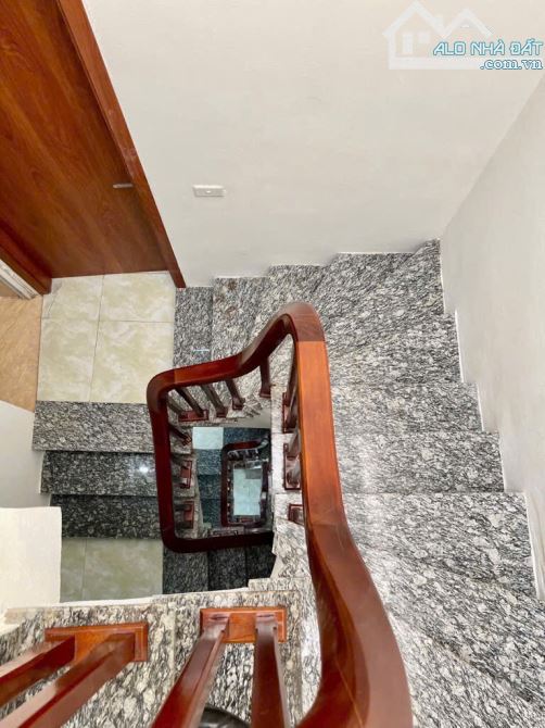 🔥 Tầm tiền hiếm – Nhà đẹp ở ngay – Ngõ 3 gác – Cách ô tô chỉ 30m – , 35 m2 giá chỉ 5,2 tỷ - 3