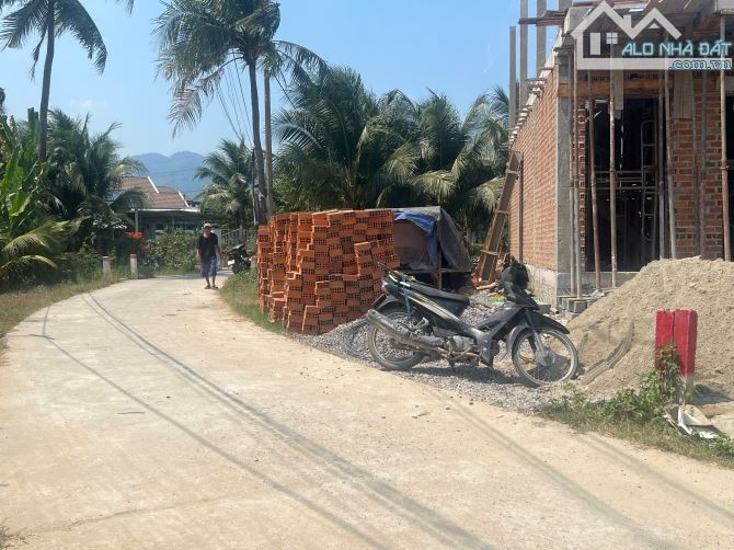 Bán nhà mới đang hoàn thiện Diên Phú-Diên Khánh đường oto, qh rộng 20m - 3