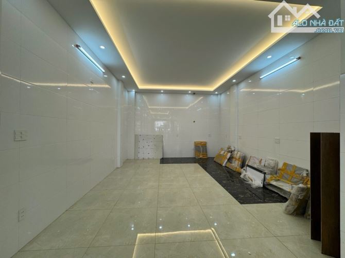 BÁN NHÀ 3 TẦNG MƠI ĐẸP TRỤC CHÍNH NGUYỄN PHƯỚC LAN ,HOÀ XUÂN, MỞ MẮT LÀ THẤY TIỀN - 3