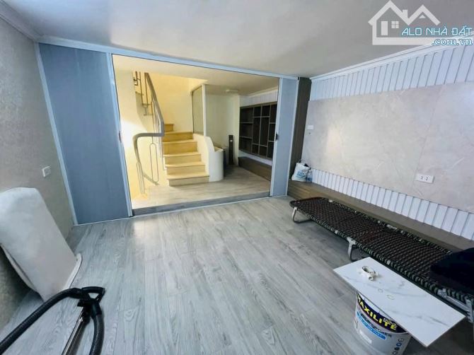 BÁN NHÀ LẠC LONG QUÂN- CẦU GIẤY- DT: 27/30M, 5 TẦNG, MT 3.8M, GIÁ 5.7 TỶ - 3