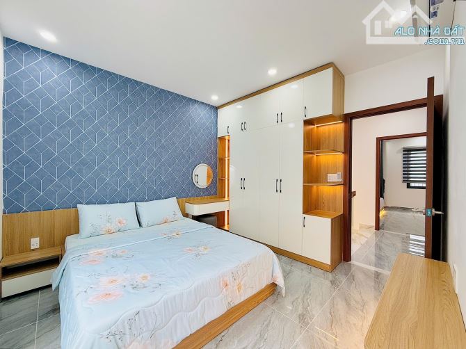 🔥 BÁN GẤP! BÁN NHÀ HUỲNH VĂN BÁNH 4*19.2m=76.8m² 4 TẦNG, GẦN MẶT TIỀN, TIỆN Q.1 - 3