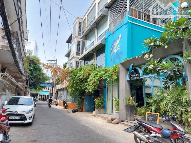 Quá Thơm Hẻm 8m Hoàng Hoa Thám, P7, Bình Thạnh, 10x25m, CN Đủ 250m2, 2 Lầu, 3x Tỷ - 3