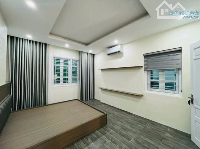 Bán Nhà Lạc Long Quân - Tây Hồ - Nhà Dân Xây - 2Thoáng -Gần Ô Tô - 30M x 5 Tầng Nhỉnh 5Tỷ - 3