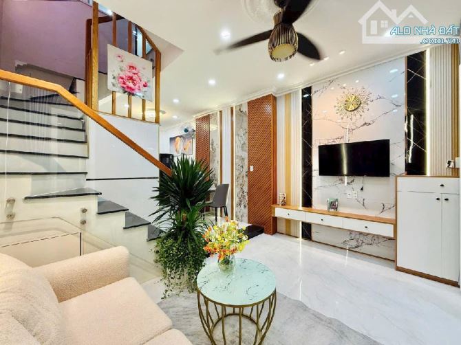 NHÀ GÒ VẤP KHÔNG QUY HOẠCH LỘ GIỚI 4x8M 5,488 TỶ 4 PHÒNG NGỦ SHR - 3