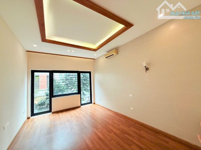 Bán Giảm Giá Nhà Phố Nguyễn Ngọc Vũ Ô tô đỗ cửa 60m x 5 Tầng, Mặt tiền 4m, 16 Tỷ 2. - 3