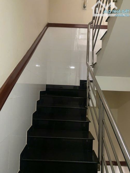 BÁN NHÀ 4 TẦNG ĐẸP – SÁT CÔNG VIÊN THOÁNG MÁT – QUẬN 8
Diện tích: 5x20m, giá 9.6 tỷ - 3