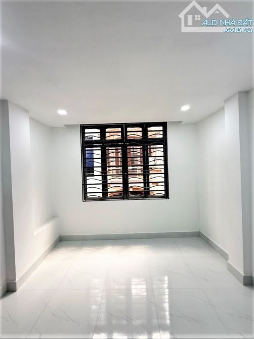 NHỈNH 6.5 TỶ - NHÀ Ở AN CƯ Đ. BÀN CỜ QUẬN 3 - 4 TẦNG SÂN THƯỢNG 4PN MỚI - KINH DOANH TỐT - 3