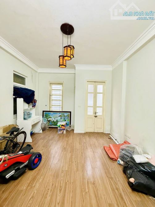 ĐÌNH THÔN 60M2 - TT QUẬN - DÂN XÂY - KCBT CHẮC CHẮN - GẦN PHỐ - 3