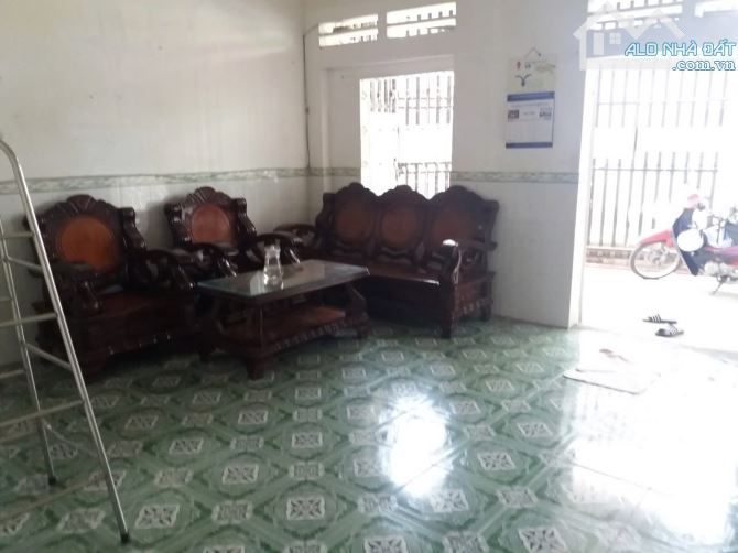 Cho thuê nhà phú lợi: 4 củ / tháng - 4