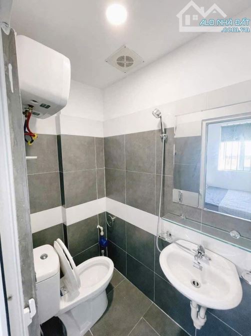 Bán gấp tòa CHDV Xã Đàn, DT 120tr/th, 28 phòng, ba gác đỗ cửa, gần ô tô, 88m x 7T - 4