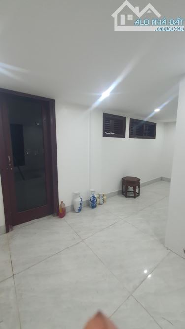 BÁN NHÀ LÔ GÓC MẶT PHỐ LÝ NAM ĐẾ,55m2 x 5 TẦNG,MT 5.3m, KINH DOANH SẦM UẤT - 4