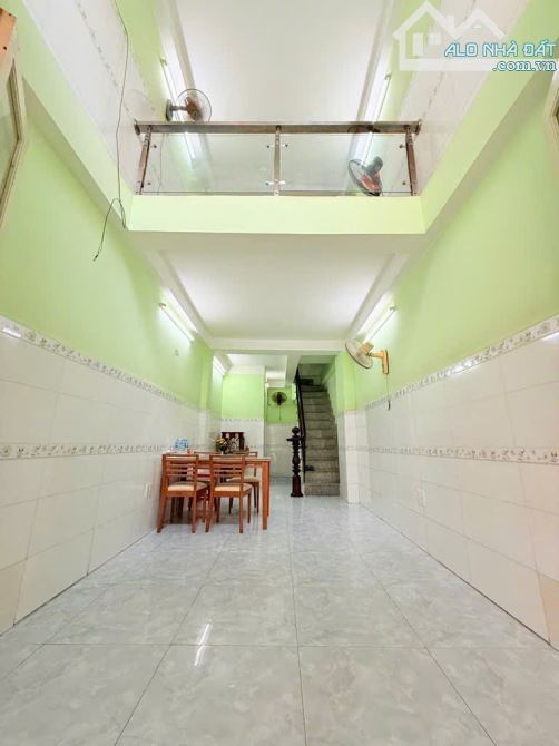 Bán Nhà Cách 1 căn ra MT đường Trịnh Đình Thảo 30m2 4 tầng 4.25 tỷ - 4
