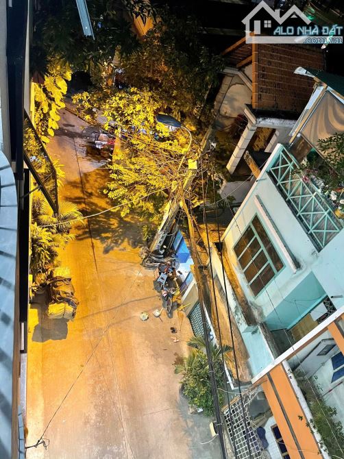 NHÀ ĐẸP 4 LẦU HẺM 7M CHỈ CÁCH MT HẬU GIANG 20M - 4