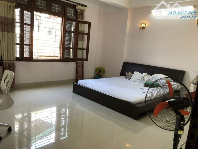 Bán Nhà Phân Lô Ngõ 93 Hoàng Văn Thái – 52m² – 5 Tầng – Mặt Tiền 5.3m -Gara ôtô – 18,x Tỷ - 4