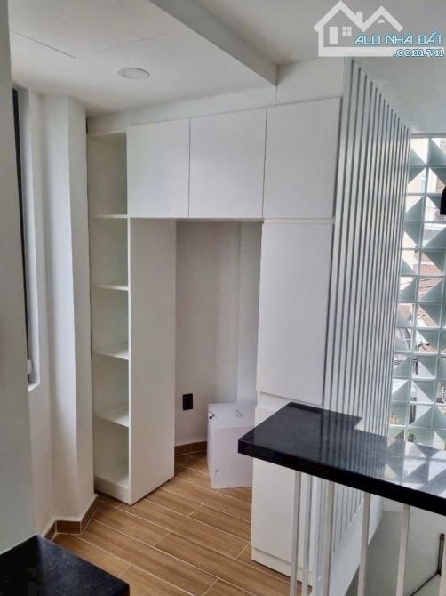 BÌNH THẠNH P.7 🏠ĐẸP VỚI MẪU THIẾT KẾ ĐẶC BIỆT 5 TẦNG 💰 CHỈ NHỈNH 4 - 4