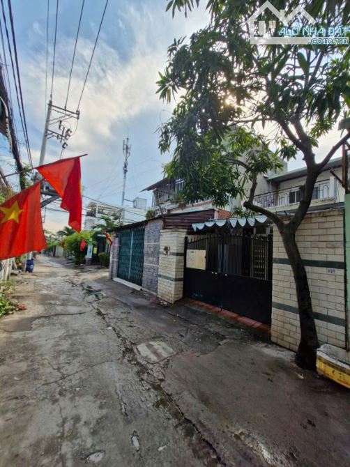 " Bán Nhà 2 tầng - Đường 8- Tăng Nhơn Phú B- Quận 9 .Giá nhỉnh:7.x tỷ (TL).Diện tích : 97. - 4