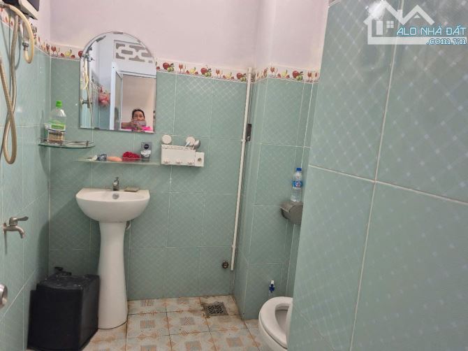 NHÀ GẦN BIỂN KDT BẾN DU THUYỀN MẶT TIỀN ĐƯỜNG 5M THÔNG THOÁNG GẦN CHỢ TRƯỜNG TIỆN ÍCH ĐẦY - 4