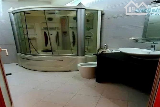 Bán gấp ở ngay, nhà 4 tầng, hẻm 2 xe hơi tránh nhau, Yên Thế, sát Sân Bay ! - 4