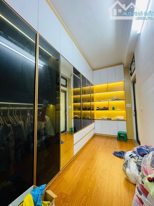 📣 Bán nhà 44m2 Ngô Gia Tự, Long Biên, Ô tô, Dân xây, 2 thoáng, 5 tỷ 5 - 4