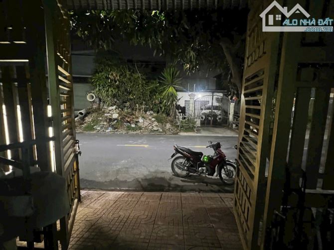 Cho Thuê nhà gần chợ 26, Khu Quân Đoàn 4, đường lớn, chỉ 5,5tr - 4