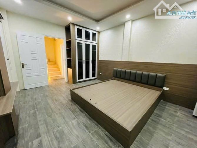 Bán Nhà Lạc Long Quân - Tây Hồ - Nhà Dân Xây - 2Thoáng -Gần Ô Tô - 30M x 5 Tầng Nhỉnh 5Tỷ - 4