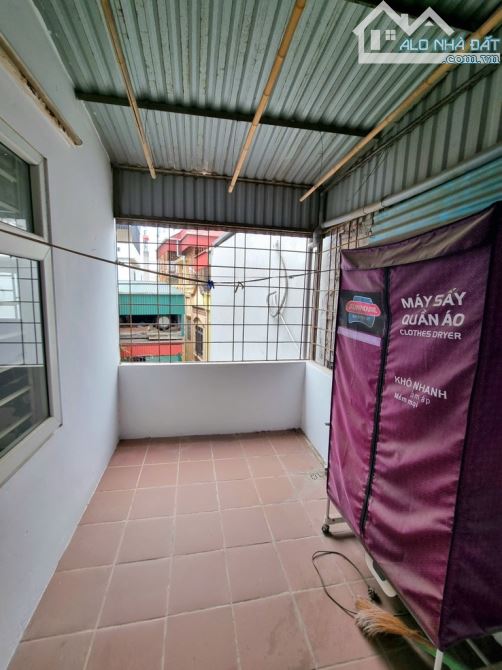 Bán nhà Hoàng Mai, 30m ra ngõ ô tô, có sân để xe, 56m2, hơn 10 tỷ - 4
