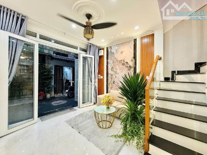 NHÀ GÒ VẤP KHÔNG QUY HOẠCH LỘ GIỚI 4x8M 5,488 TỶ 4 PHÒNG NGỦ SHR - 4