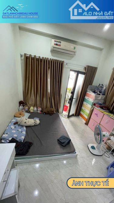NHÀ 3 MẶT HẺM CỰC HIẾM – 3PN, 3 GÁC THÔNG, SAU LƯNG HỒ BƠI CỘNG HOÀ, CHỈ 4.2 TỶ - 4