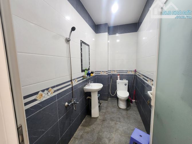Bán nhà 2 tầng mới ở ngay, đường nhựa 14m – Trung tâm Thuận An – Giá chỉ 3 tỷ nhỉnh - 5