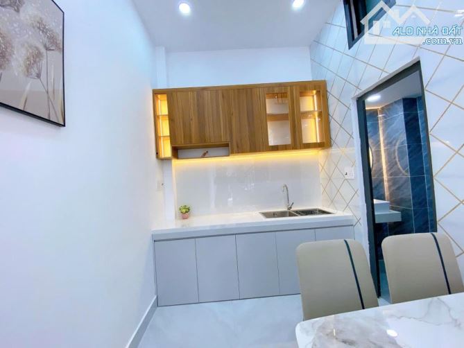 BÁN NHÀ 5 TẦNG, 5P.NGỦ - HẺM XH - DƯƠNG THỊ GIANG - TTN, Q12 - GIÁ 6,6TỶ - 5