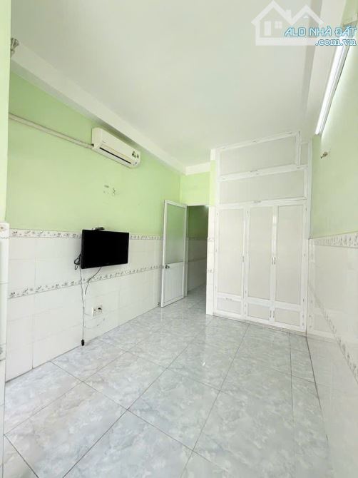 Bán Nhà Cách 1 căn ra MT đường Trịnh Đình Thảo 30m2 4 tầng 4.25 tỷ - 5