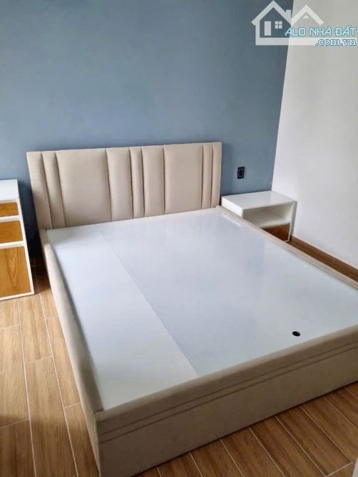 BÌNH THẠNH P.7 🏠ĐẸP VỚI MẪU THIẾT KẾ ĐẶC BIỆT 5 TẦNG 💰 CHỈ NHỈNH 4 - 5