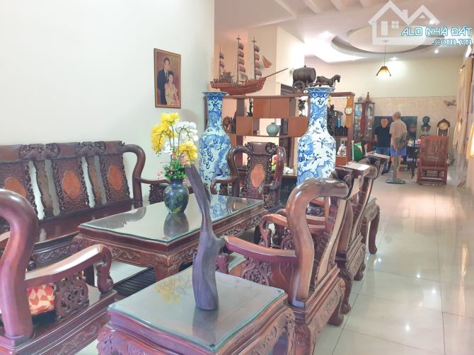 Bán Nhà 650m² Mặt Tiền Hoàng Quốc Việt, Biệt Thự Sân Vườn + Mặt Bằng KD, Chỉ 79 Tỷ - 5