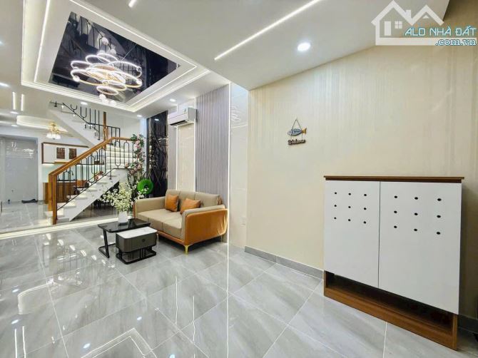 🔥 Bán gấp! Bán nhà Hai Bà Trưng 4x20=80m² 5PN, vị trí vàng - 🏢 1 trệt, 1 lửng, 3 lầu - 5