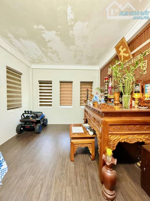 ĐÌNH THÔN 60M2 - TT QUẬN - DÂN XÂY - KCBT CHẮC CHẮN - GẦN PHỐ - 5