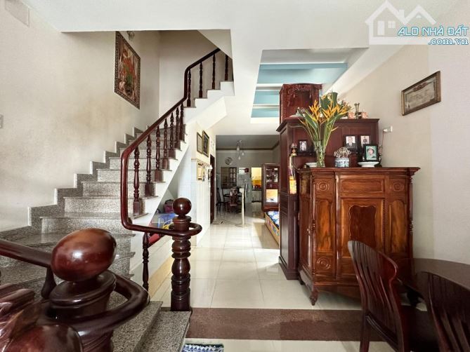 Bán Biệt thự ngay Cổng Vạn Phúc City đường Đinh Thị Thi. 215m2(8.6×25) 4 tầng chủ 28 tỷ TL - 5