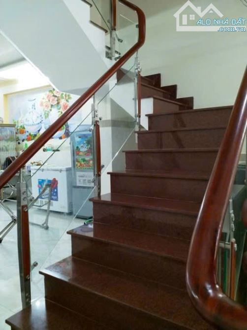 Nhà 3 tầng hẻm 7m khu phân lô đồng bộ đường HÀ HUY GIÁP phường THẠNH LỘC Q12. dt 120m²(5m - 6