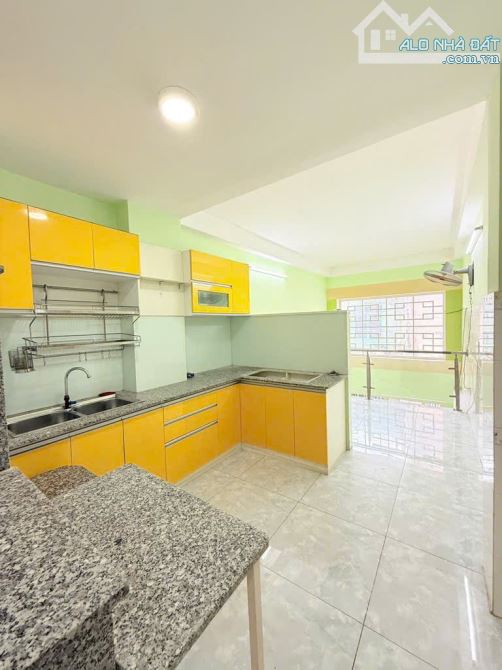 Bán Nhà Cách 1 căn ra MT đường Trịnh Đình Thảo 30m2 4 tầng 4.25 tỷ - 6