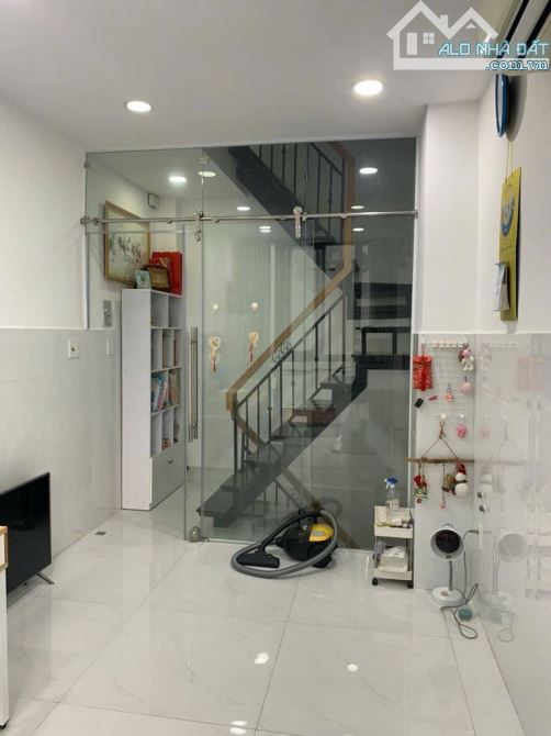 Bán Nhà Đường Ni Sư Huỳnh Liên + Lạc Long Quân , 4 Tầng - 3,25 Tỷ , Quận Tân Bình - 6