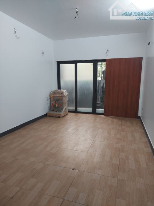 PHÂN LÔ Ô TÔ TRÁNH - CẦU GIẤY - 52M2 SỔ ĐỎ - THỰC TẾ 62M2 - 5 TẦNG - MT 4M - NHỈNH 17 TỶ - 6