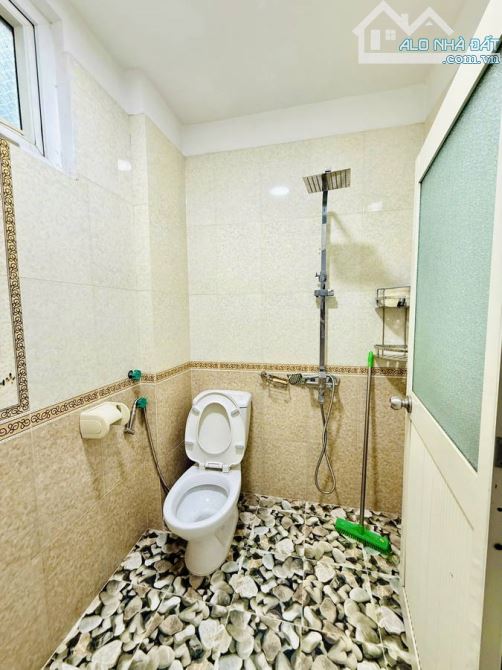ĐÌNH THÔN 60M2 - TT QUẬN - DÂN XÂY - KCBT CHẮC CHẮN - GẦN PHỐ - 6