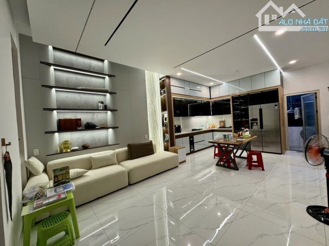 💥Nhà đẹp mặt tiền Y Moan - 10 x 16m - 6.990 tỷ - 6