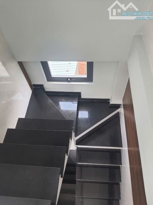 Nhà bán.Mặt tiền Bến Phú Lâm.Nhà 4 tầng.Giá chỉ 4,5 tỏi.Trung Tâm Quận 6.Tiện ích phủ đầy - 7