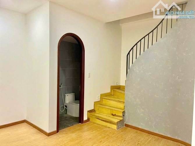 NHÀ ĐẸP 4 LẦU HẺM 7M CHỈ CÁCH MT HẬU GIANG 20M - 7