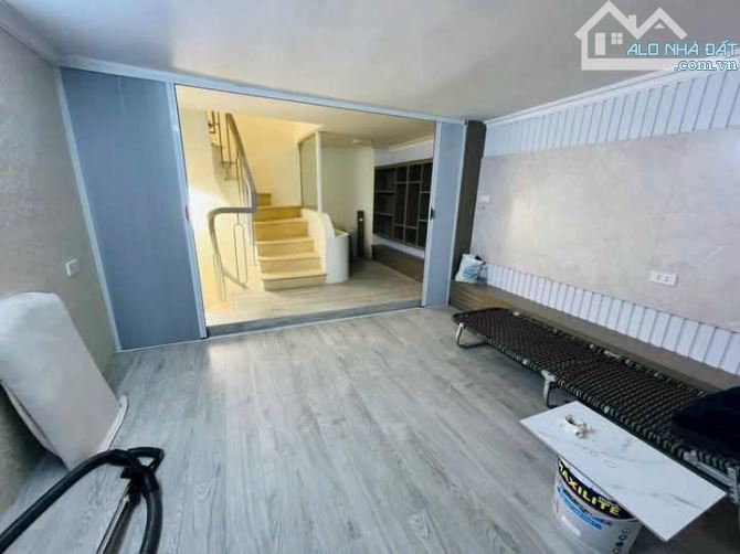 Bán Nhà Lạc Long Quân - Tây Hồ - Nhà Dân Xây - 2Thoáng -Gần Ô Tô - 30M x 5 Tầng Nhỉnh 5Tỷ - 7