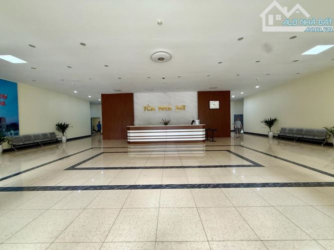 Bán căn hộ 131m2, 3 ngủ , KĐT Trung Hòa, 34T, Giá 10.4 tỷ - 7