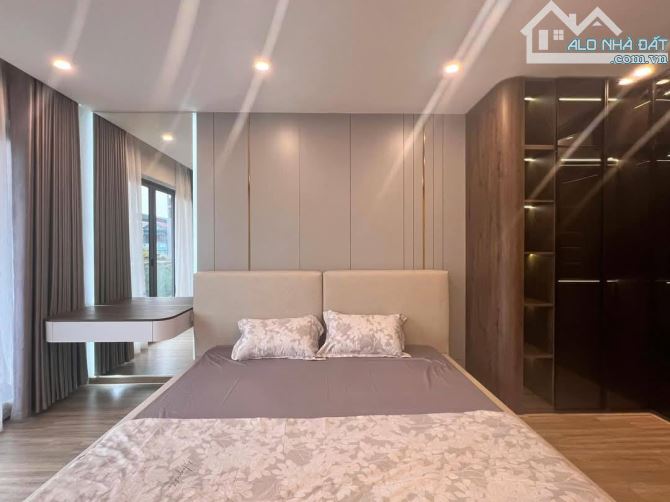 SIÊU PHẨM NHÀ ĐẸP, TT THẠCH BÀN, LB 🔰DT: 60m2🔹8 Tầng Thang Máy🔹4m MT 💰 Giá: 18.5 Tỷ - 8
