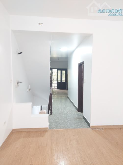 PHÂN LÔ Ô TÔ TRÁNH - CẦU GIẤY - 52M2 SỔ ĐỎ - THỰC TẾ 62M2 - 5 TẦNG - MT 4M - NHỈNH 17 TỶ - 8