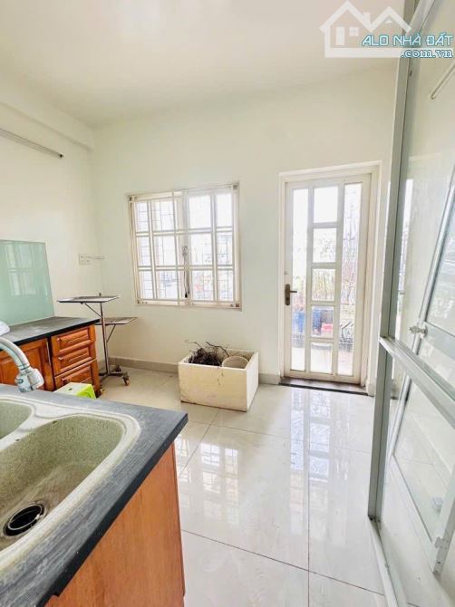 MẶT TIỀN ĐƯỜNG 3/2; LÒNG ĐƯỜNG 30M VỈA HÈ RỘNG- CHO THUÊ KINH DOANH, 6 TẦNG - 8